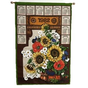 1985 Calendar Linen Cotton Daisies Sunflowers Brown Green Burlap Look Wood Rod